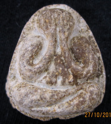 พระปิดตามหาเสน่ห์ หลังยันต์พุทธโธ หลวงปู่โตะ ปี 2521 คัดสวยครับ เนื้อผงเกษร มวลสารเข็มข้น