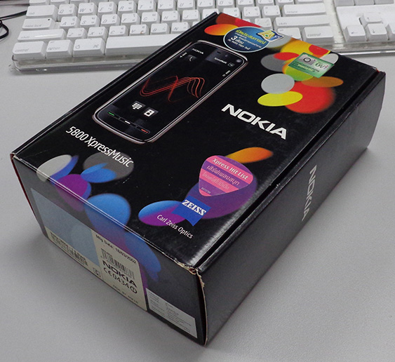 มือถือ NOKIA 5800 Xpressmusic สวยๆยกกล่องครับ ทั้งเครื่อง+ชาร์จ+คู่มือ+สายAV+ปากกา+ปิ๊กกีตาร์ 
