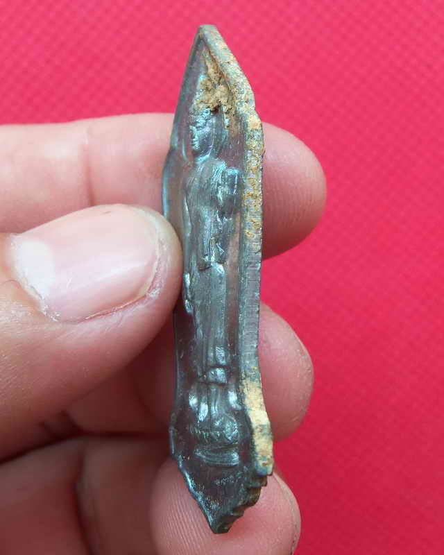 เหรียญ๒๕ พุทธศตวรรษ เนื้อชิน ออกทำบุญวัดป่าประดู่ ระยอง หลวงปู่ทิม อิสริโก วัดระหารไร่ ร่วมปลุกเสก