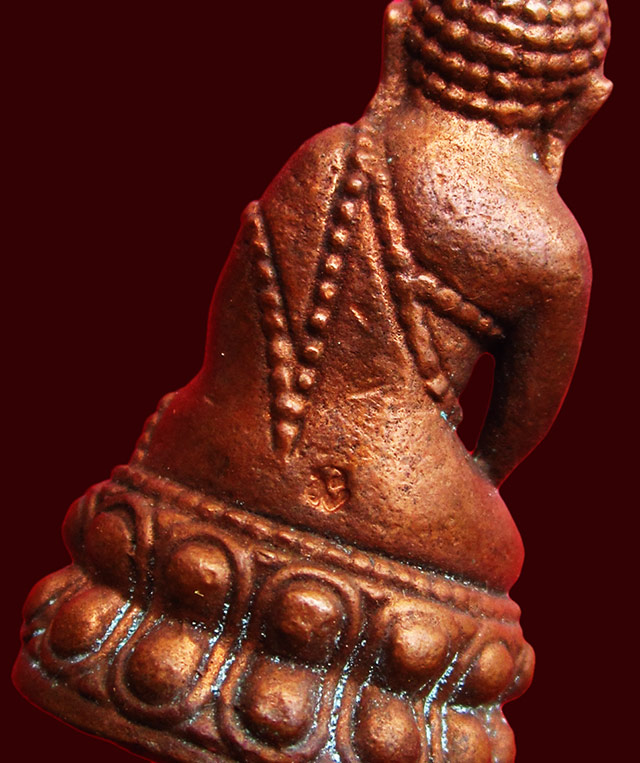 พระกริ่งมงคล หลวงปู่บัว ถามโก วัดศรีบุรพาราม รุ่น บูรณะอุโบสถวัดหนองบัว ปี พศ.๒๕๕๓ เนื้อทองแดง