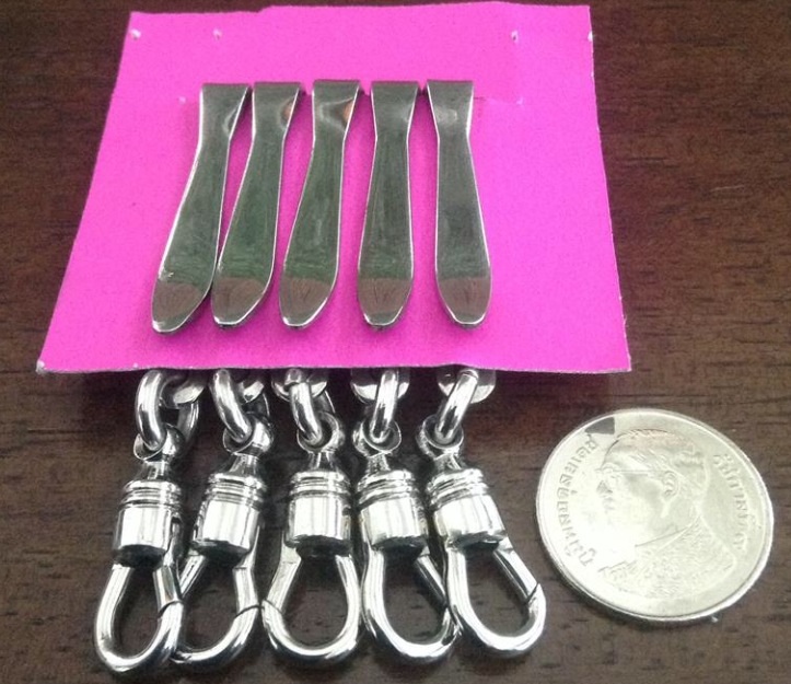 แหนบ สแตนเลส พร้อม ก้ามปู 5 ตัว 350 บาท