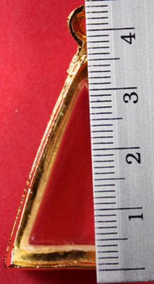 ตลับไมครอนทองเหลืองนางพญาพิมพ์เล็ก เปิดหลังของใหม่