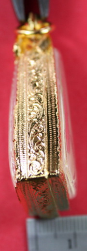 ตลับไมครอนทองเหลืองนางพญาพิมพ์ใหญ่ เปิดหลังของใหม่