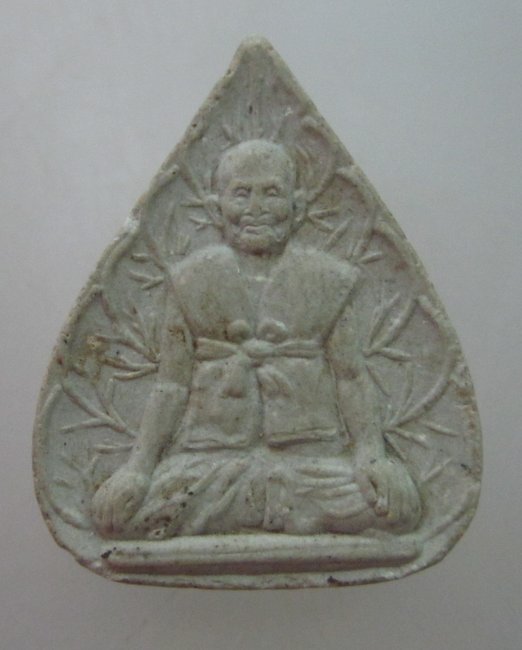 พระผงใบโพธิ์หลวงปู่บุดดา ถาวโร