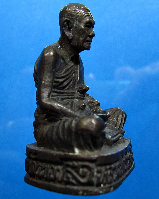 รูปเหมือน หลวงปู่คร่ำรุ่นสร้าง ศาลากลางจ.ระยอง