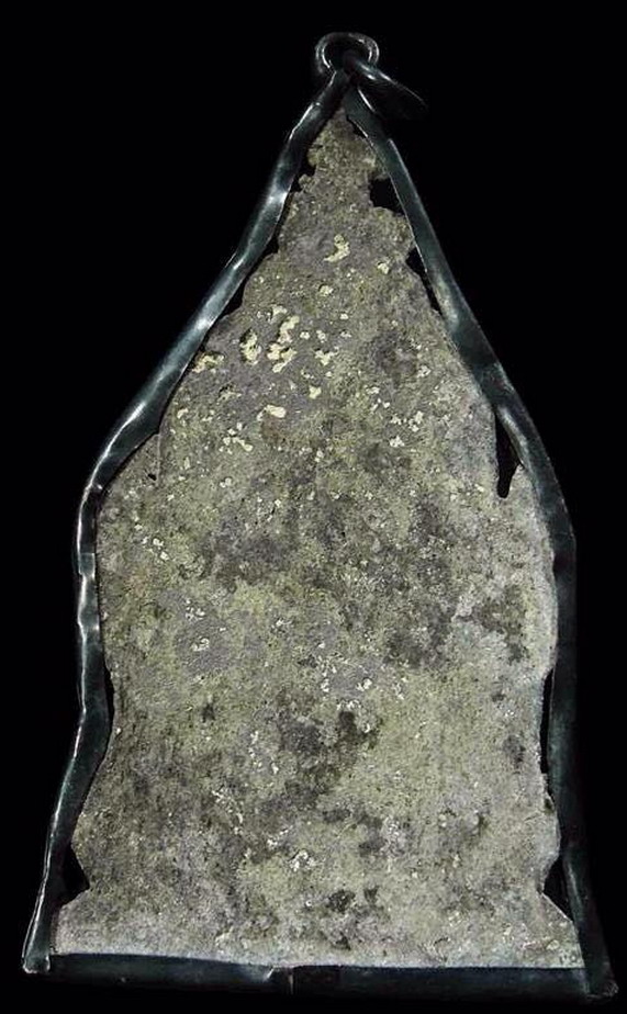 พระกรุวัดราชบูรณะ พระพุทธชินราชซุ้มระฆังเนื้อชินเงิน สภาพสวย อยุธยา เลี่ยมเงินเก่าครับ