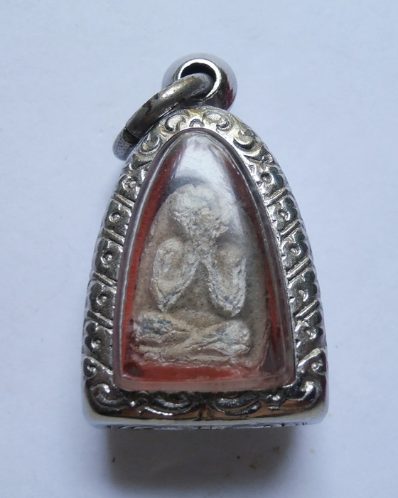 พระปิดตา เนื้อตะกั่ว มีไขขาว