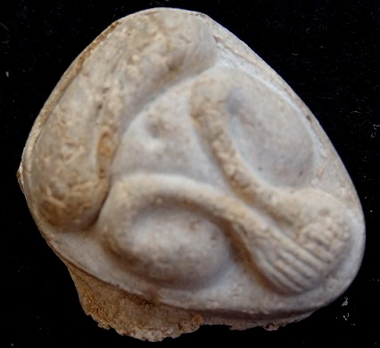 พระปิดตามหาเสน่ห์ หลังยันต์พุทโธ มีปีก