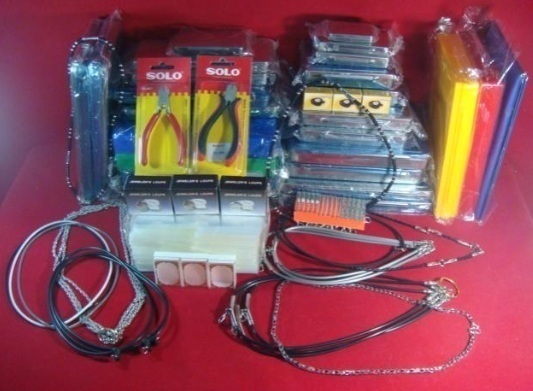199 บาท @กล่องพลาสติกสำหรับใส่พระแบบ 24 ช่อง จัดให้ 3 ใบ ราคา เบา ๆ @@