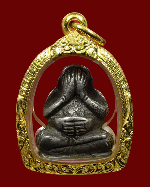 พระปิดตาสมัยอยุธยา เนื้อสำริดเงิน แต่งตะไบเก่า ตอกจีวรดอก+เลี่ยมทองหนาหนา