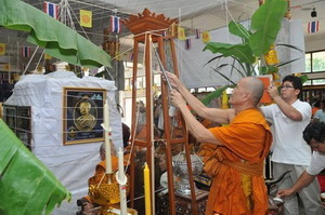 เหรียญหลวงพ่อคูณ ปริสุทโธ รุ่น เศรษฐี คูณ เจ้าสัว (เหรียญโภคทรัพย์) เนื้อสัตตะโลหะ แชมป์ (เคาะเดียว)