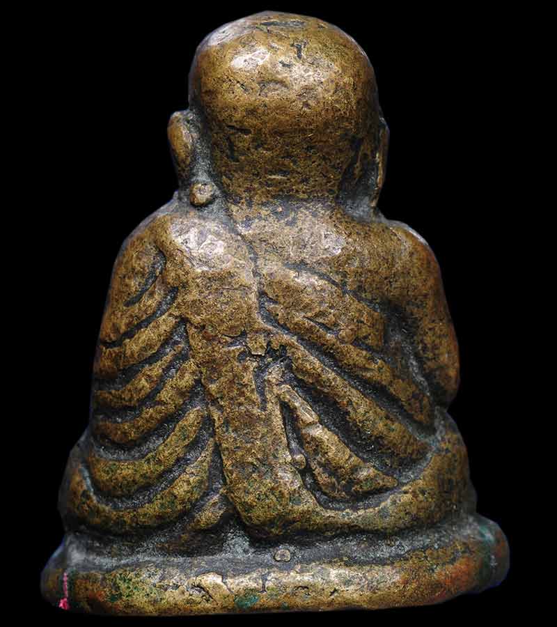 หลวงพ่อเงิน วัดบางคลาน จังหวัดพิจิตร รุ่นปืนแตก พิมพ์นิยมเศียรโต มีโค๊ตกรรมการ อุ ลง มีขี้ตา 