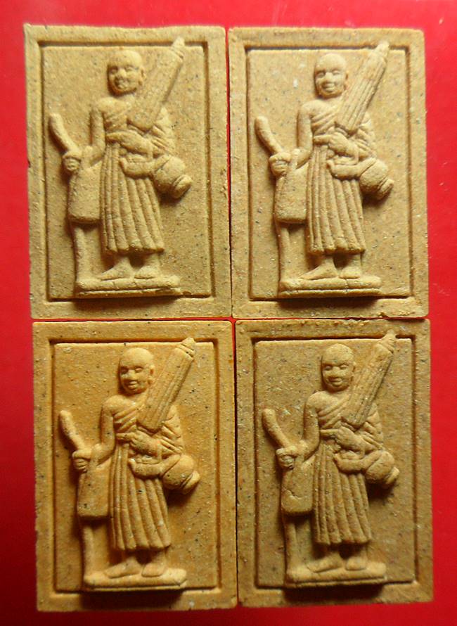 พระสิวลี รุ่นแรก ปี38 เนื้อว่าน108 *2องค์ + เนื้อขมิ้นเสก2อง ค์ มาพร้อมกล่องเดิมๆ เคาะเดียว