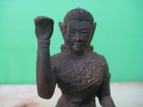 นางกวักเนื้อทองเหลือง อุดดินดำไม่ทราบที่