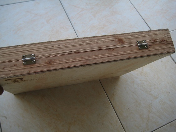 กล่องไม้ใหญ่พับเก็บพระได้ น่าสะสม