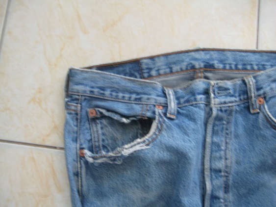 กางยีนต์ LEVI 501 เอว 32 