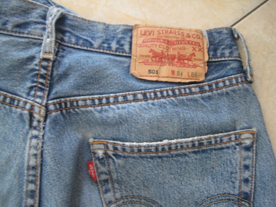 กางยีนต์ LEVI 501 เอว 32 