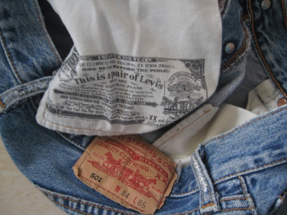 กางยีนต์ LEVI 501 เอว 32 