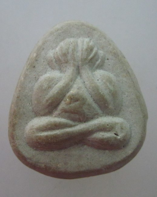 พระปิดตาหลังอุ ไม่ทราบที่ครับ