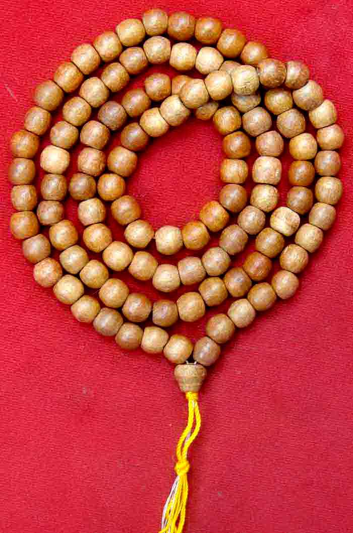 100 บาท..! สร้อยประคำไม้มงคลไม้หอมกฤษณา 108 เม็ด ขนาด 9 ม.ม. ความยาว 32 นิ้ว