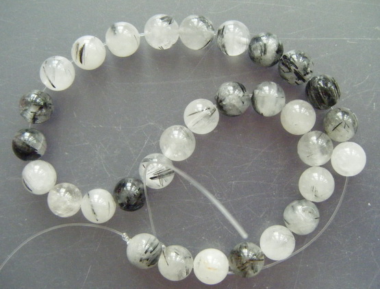 เม็ดหิน "แก้วขนเหล็ก" ขนาด 8 ม.ม. จำนวน 30 เม็ด สำหรับใช้ประกอบร้อยสร้อย