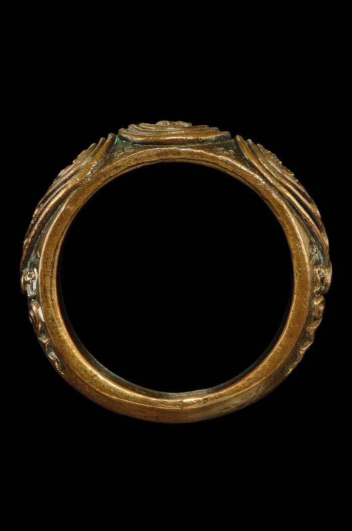 แหวนพระนารายณ์ตรึงไตรภพ (รุ่นแรก) หลวงปู่กาหลง เขี้ยวแก้ว (หมายเลข 938)