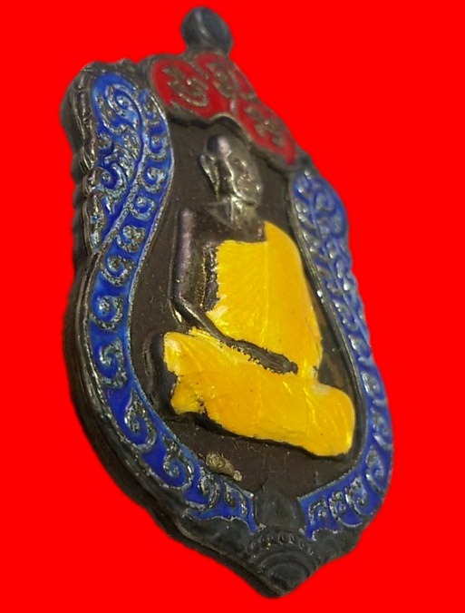 เหรียญเสมาบารมีธรรม หลวงปู่ม่น วัดเนินตามาก เนื้อนวะหน้าเงินลงยา 3 สี จ.ชลบุรี ปี2537 สวยๆ