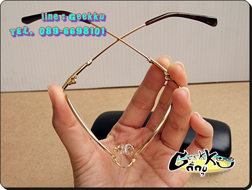 กรอบแว่นตา Nikon  ทรงครึ่งกรอบสีทอง  กรอบ TiTANIUM โค้ง ดัด บีบ งอได้ไม่ได้หักค่ะ