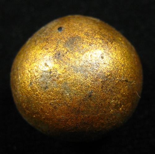 ลูกอมบรอนซ์ทอง เนื้อหามวลสารดี ผิวเดิม ๆ ขนาดประมาณ 1.8 เซนติเมตร