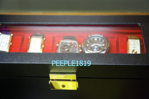  กล่องใส่นาฬิกา หุุมหนังอย่างดี ใส่ได้ 5 เรือน เหมาะแก่การสะสมนาฬิกา   h150