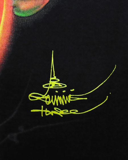 เสื้อยืดคอกลมสกรีนภาพพระราหู ของที่ระลึกจากวัดร่องขุ่น พร้อมลายเซ็นต์ ท่านอาจารย์เฉลิมชัย โฆษิตพิพัฒ