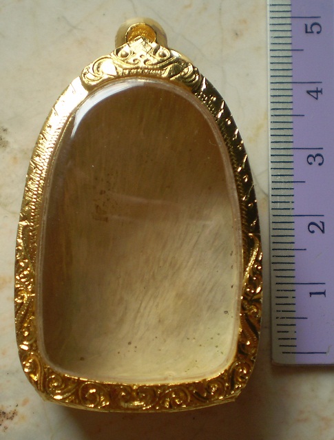 ตลับเงินแกะลาย  ชุบทอบงแท้ ใส่พระเปิม   เนื้อดิน  เคาะเดียว 