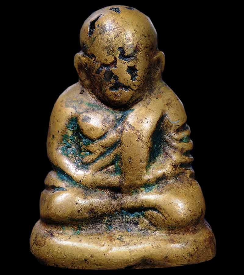 หลวงพ่อเงิน  วัดบางคลาน เนื้อทองผสม สีออกเหลืองอมเขียว ออกวัดห้วยเขน   อ.บางมูลนาก จ.พิจิตร ปี ๒๔๕๖ 