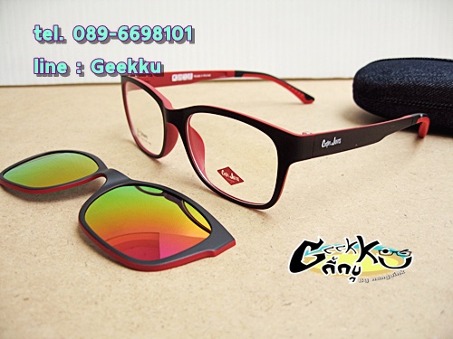 กรอบแว่นตา Cooper  (6001-col.6) **ของแท้ ** ทรงกรอบเต็มสีดำด้านในสีแดง  มีคลิปกันแดด (เลนส์ Porarize