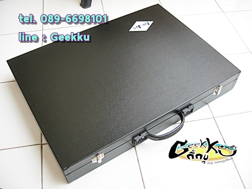 ขายกล่องสำหรับเก็บแว่นตา - โชว์แว่นตา ของใหม่ ใส่ได้ 16 อัน (มี 16 ช่องค่ะ) ขนาดกล่องกว้าง 18 นิ้ว ย