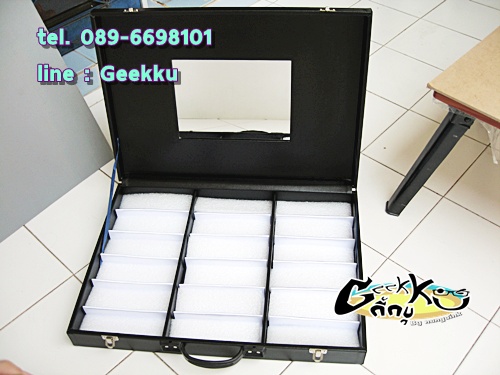 ขายกล่องสำหรับเก็บแว่นตา - โชว์แว่นตา ของใหม่ ใส่ได้ 16 อัน (มี 16 ช่องค่ะ) ขนาดกล่องกว้าง 18 นิ้ว ย