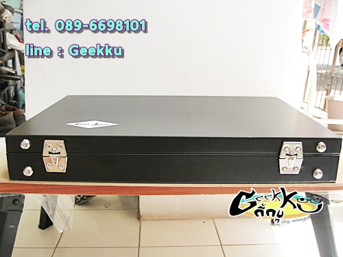 ขายกล่องสำหรับเก็บแว่นตา - โชว์แว่นตา ของใหม่ ใส่ได้ 16 อัน (มี 16 ช่องค่ะ) ขนาดกล่องกว้าง 18 นิ้ว ย