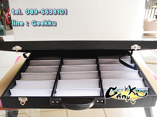 ขายกล่องสำหรับเก็บแว่นตา - โชว์แว่นตา ของใหม่ ใส่ได้ 16 อัน (มี 16 ช่องค่ะ) ขนาดกล่องกว้าง 18 นิ้ว ย