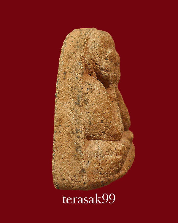 พระปิดตาหลังสังกัจจายน์ เนื้อผงสีชมพู บรรจุกริ่งสาริกา ปี2505 หลวงปู่เฮี้ยง วัดป่าฯ ชลบุรี