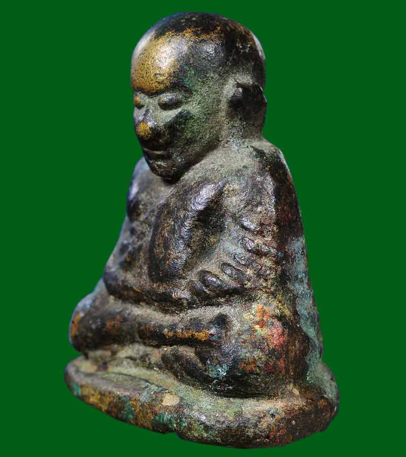 หลวงพ่อเงิน วัดบางคลาน จังหวัดพิจิตร รุ่นปืนแตก พิมพ์นิยมเศียรโต ปี ๒๕๒๘