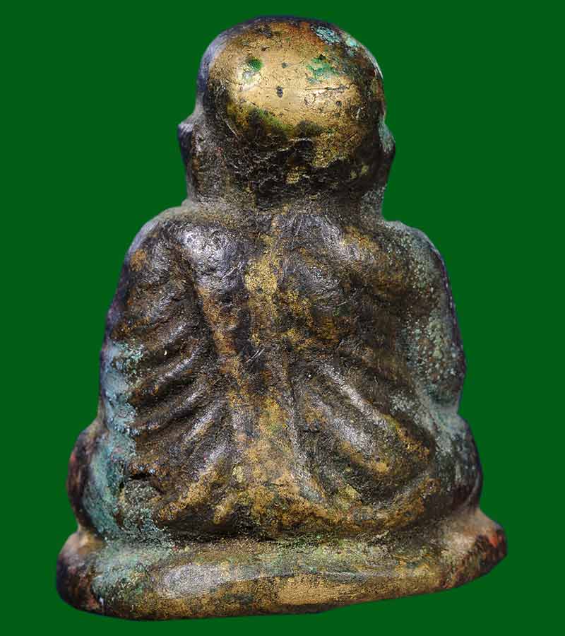 หลวงพ่อเงิน วัดบางคลาน จังหวัดพิจิตร รุ่นปืนแตก พิมพ์นิยมเศียรโต ปี ๒๕๒๘