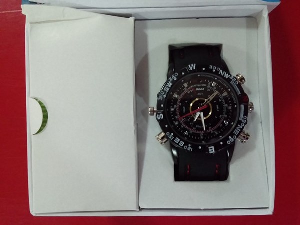 โล็ะสต็อกถูกๆ เคาะเดียว นาฬิกาข้อมือติดกล้องพร้อมถ่ายวิดีโอ (16GB) : สีดำ 003