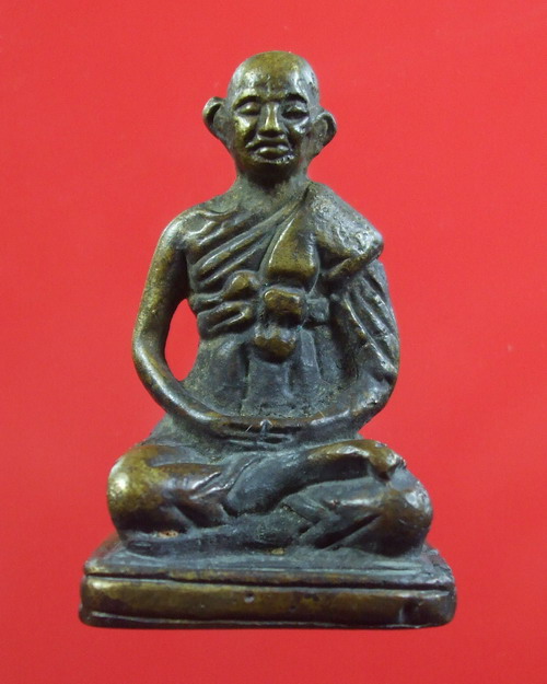 รูปหล่อ สด. โต ฯ หล่อเก่า ตอกโค๊ตระฆัง ... ขนาดประมาณ ๒.๒ x ๒ x ๓.๖