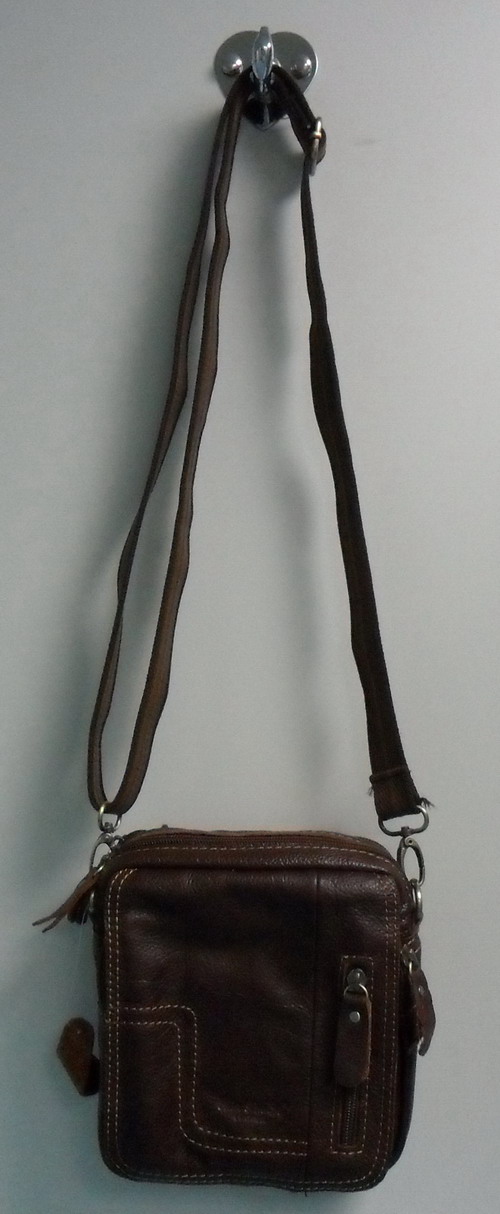 กระเป๋าหนังแท้เท่ห์ๆครับ