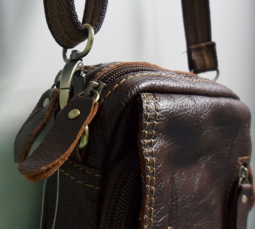 กระเป๋าหนังแท้เท่ห์ๆครับ