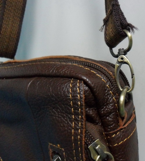 กระเป๋าหนังแท้เท่ห์ๆครับ