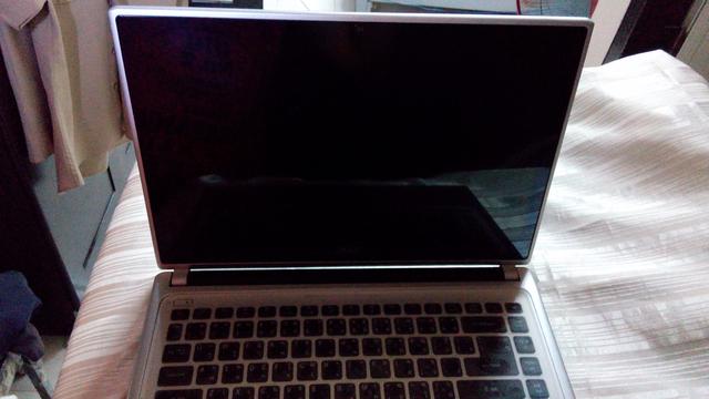 เอเซอร์ acer aspire v5-471pg-53334g50ma touch screen คีย์บอร์ดเรืองแสง (ตัว Top) สภาพสวย ไม่ซ่อม ไม่