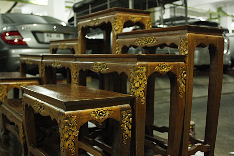 โต๊ะหมู่บูชาหมู่ 9 ไม้สักสลักลาย