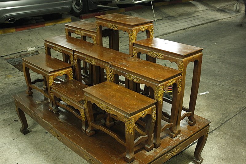 โต๊ะหมู่บูชาหมู่ 9 ไม้สักสลักลาย