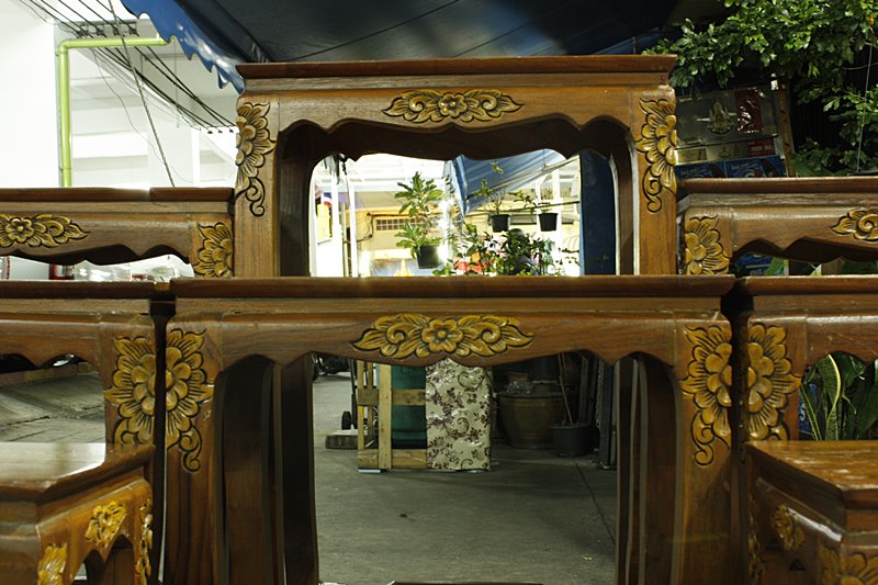 โต๊ะหมู่บูชาหมู่ 9 ไม้สักสลักลาย